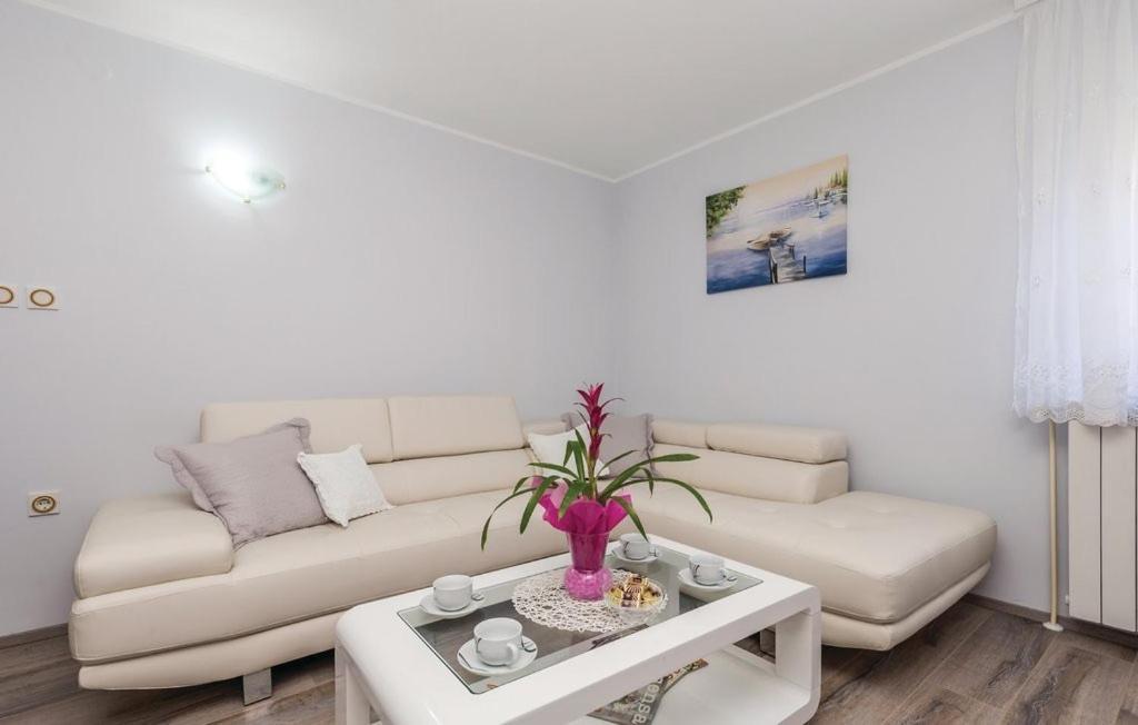 Apartman Viskovo-Opatija 4* Apartment Ngoại thất bức ảnh