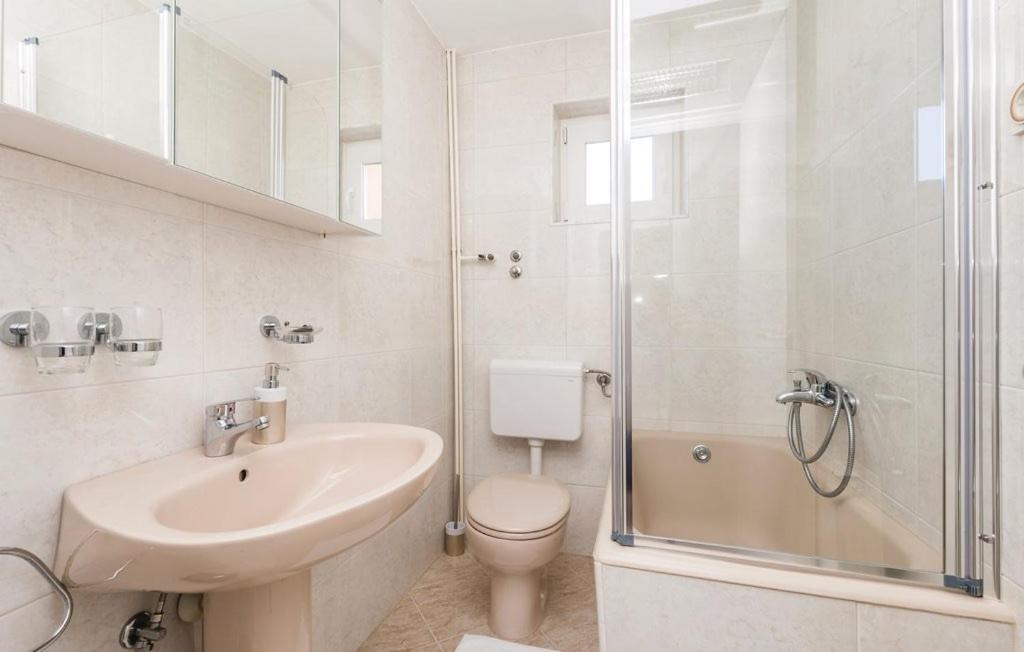 Apartman Viskovo-Opatija 4* Apartment Ngoại thất bức ảnh